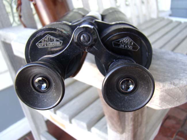 An exceptionally fine pair of Zeiss high power binoculars with gorgeous original leather case circa 1925 — image 4